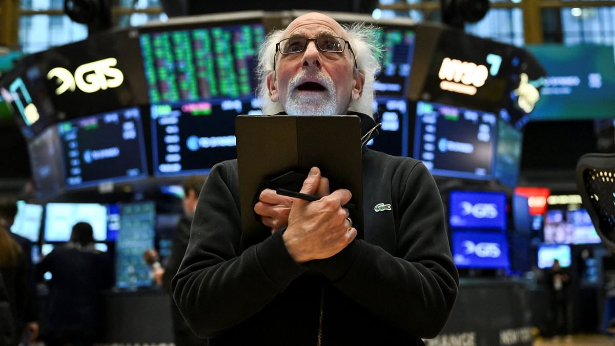 Wall Street veteran who predicted 2008 meltdown issues urgent warning of 'economic heart attack' for US