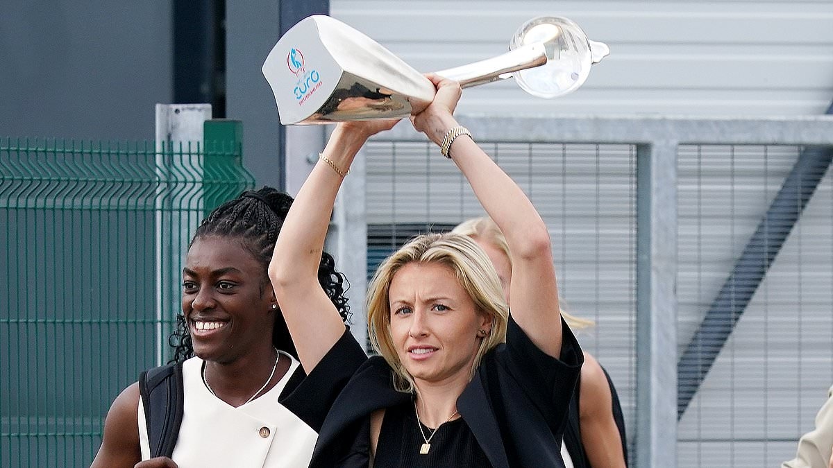 BREAKING NEWS Lionesses arrive at No 10 to meet with Angela Rayner after touching down in the UK to heroes' welcome after their history-making second Euros victory