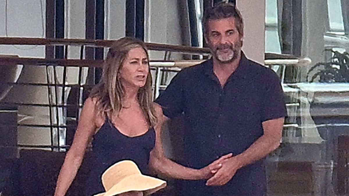 Ex-lover of Jennifer Aniston's new boyfriend reveals why she ghosted him... and identifies childhood link between actress and hypnotist hunk