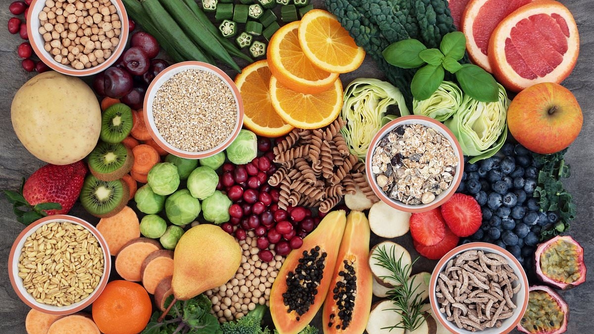 I'm a bowel cancer surgeon: This is why young people need to up their fibre intake, now