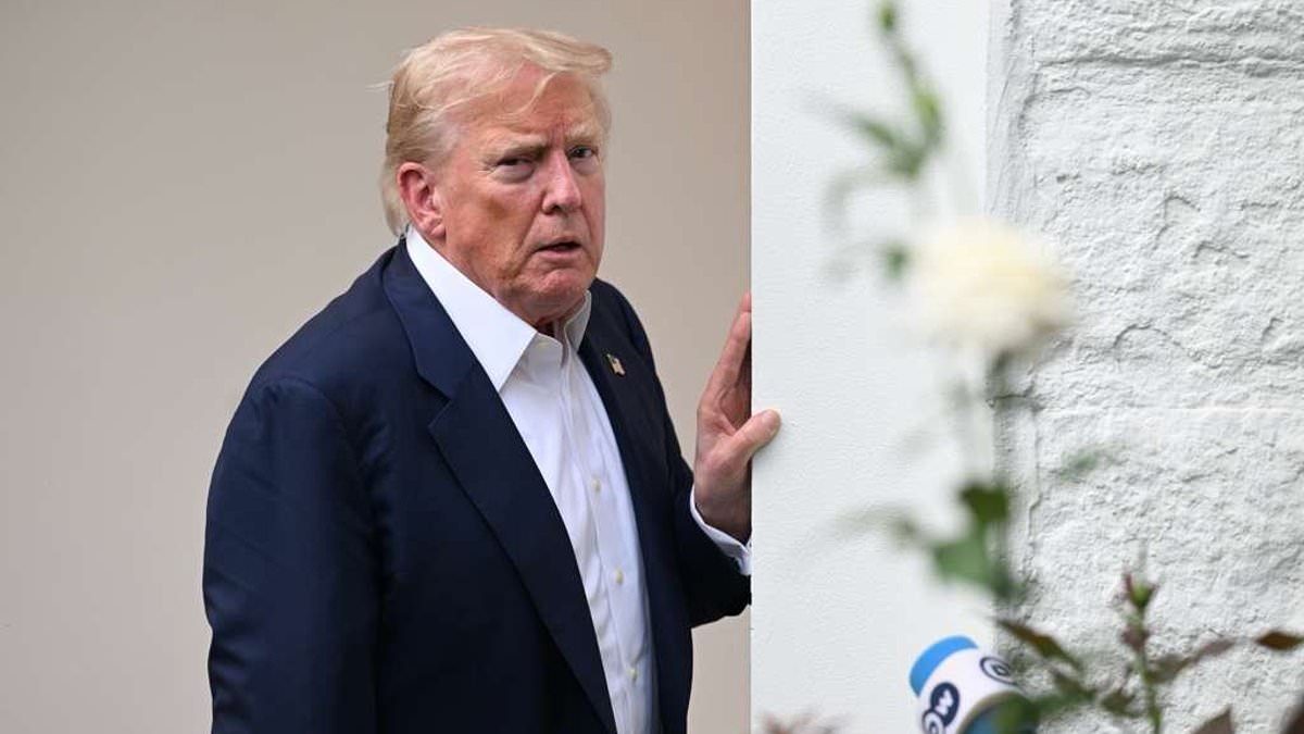 Trump urges those on Hawaii and Pacific Coast to 'stay strong and safe' in advance of tsunami