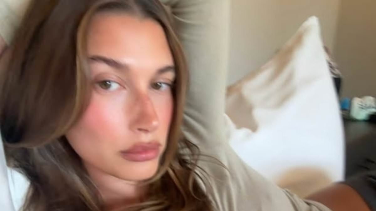 Hailey Bieber posts sexy bedroom selfie as hubby Justin reflects on 'extremely selfish' behavior