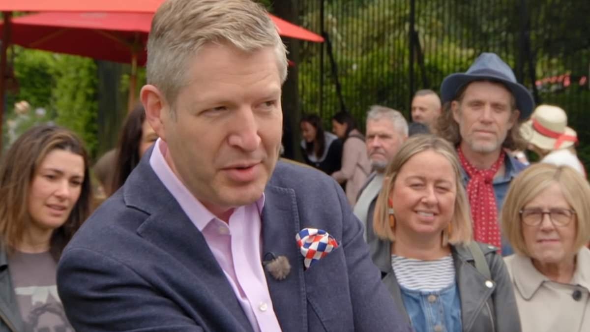 Antiques Roadshow expert gets a nasty shock after realising he's ALLERGIC to guest's precious item - before gasping 'I need to keep it at arm's length!'