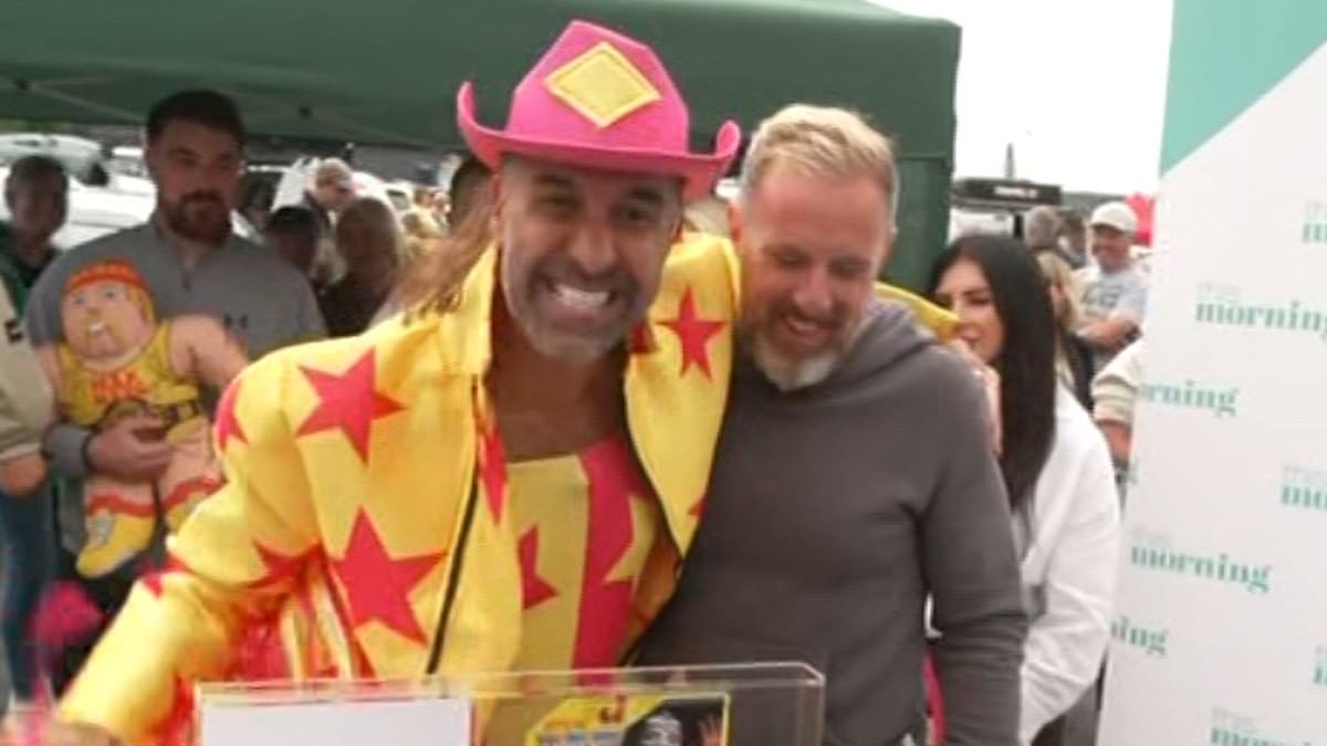 This Morning guest lost for words as he learns life-changing value of his wrestling memorabilia live from car boot sale