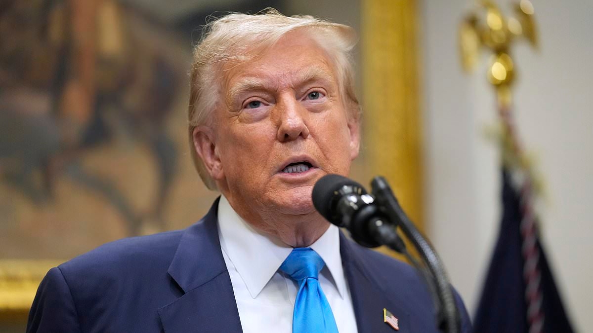 Trump backs ban on congressional stock trades