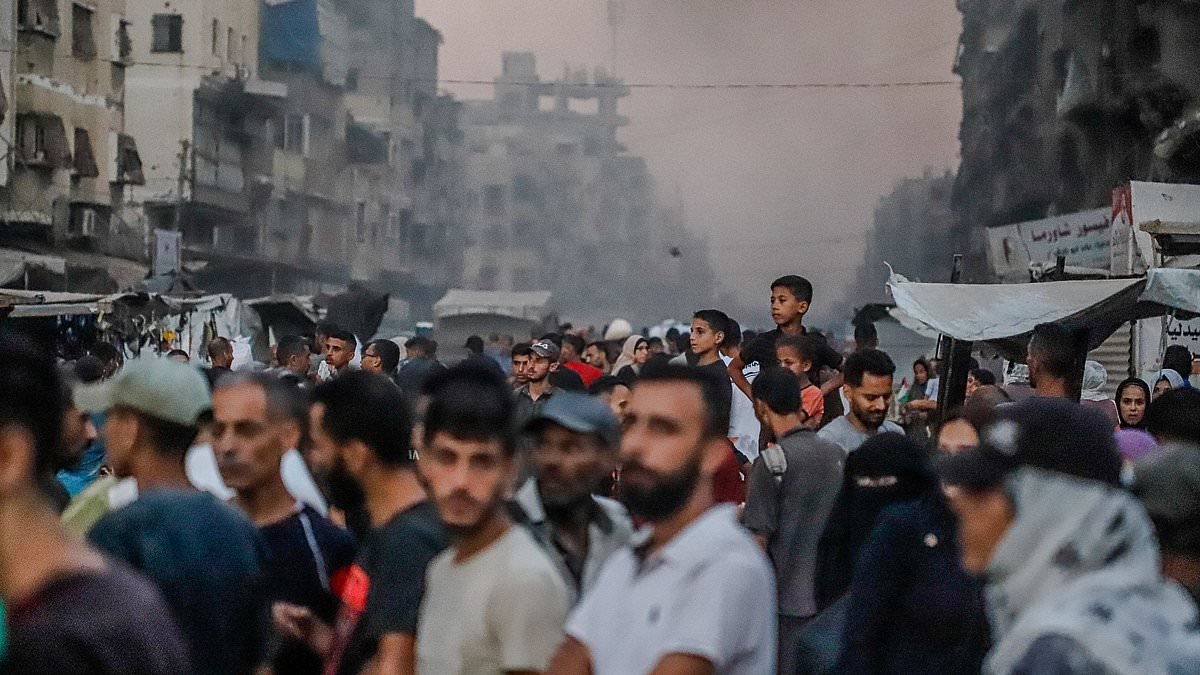 Top lawyers warn Keir Starmer his pledge to recognise a Palestinian state risks breaking international law as PM continues to face furious backlash