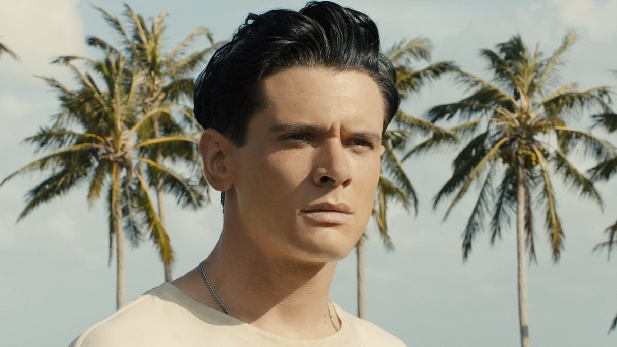 Netflix fans hail World War 2 film 'the most powerful and heartbreaking thing you'll ever see' - raving I've already watched it five times!'
