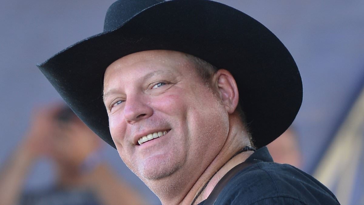 Beloved 90s country star leaves fans heartbroken with 'final concert' announcement after decades-long career
