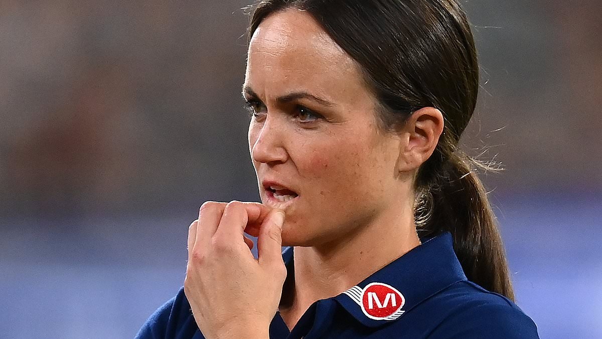 West Coast Eagles sent SOS to AFLW star Daisy Pearce to resurrect shocking men's team