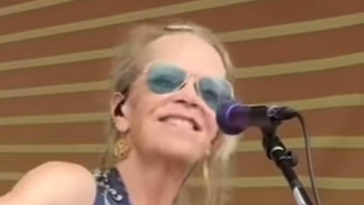 Popular 90s country star shocks fans with rare appearance at beloved folk festival after decades-long absence