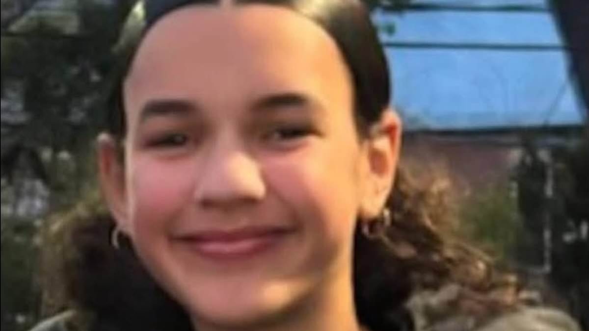 Parents fury after police 'blunder' led to them losing the chance to locate their missing daughter, 12