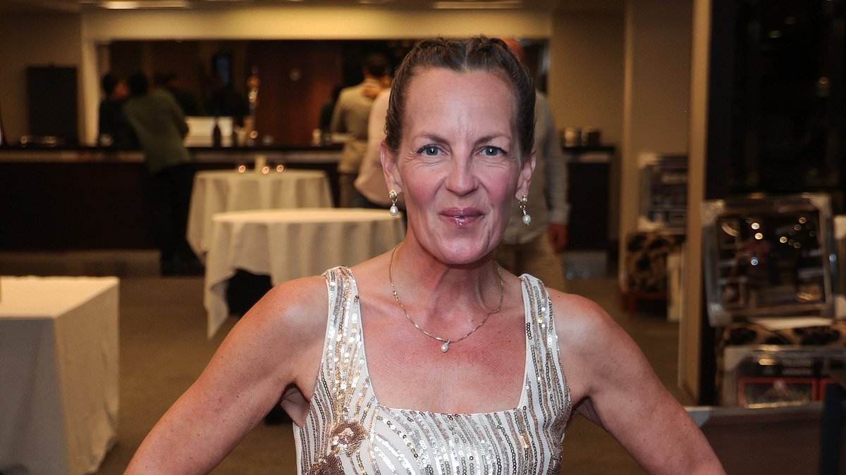 Lorraine Stanley, 45, admits she 'could barely look at herself' before weight loss and reveals she used jabs to help lose impressive 6.5 stone