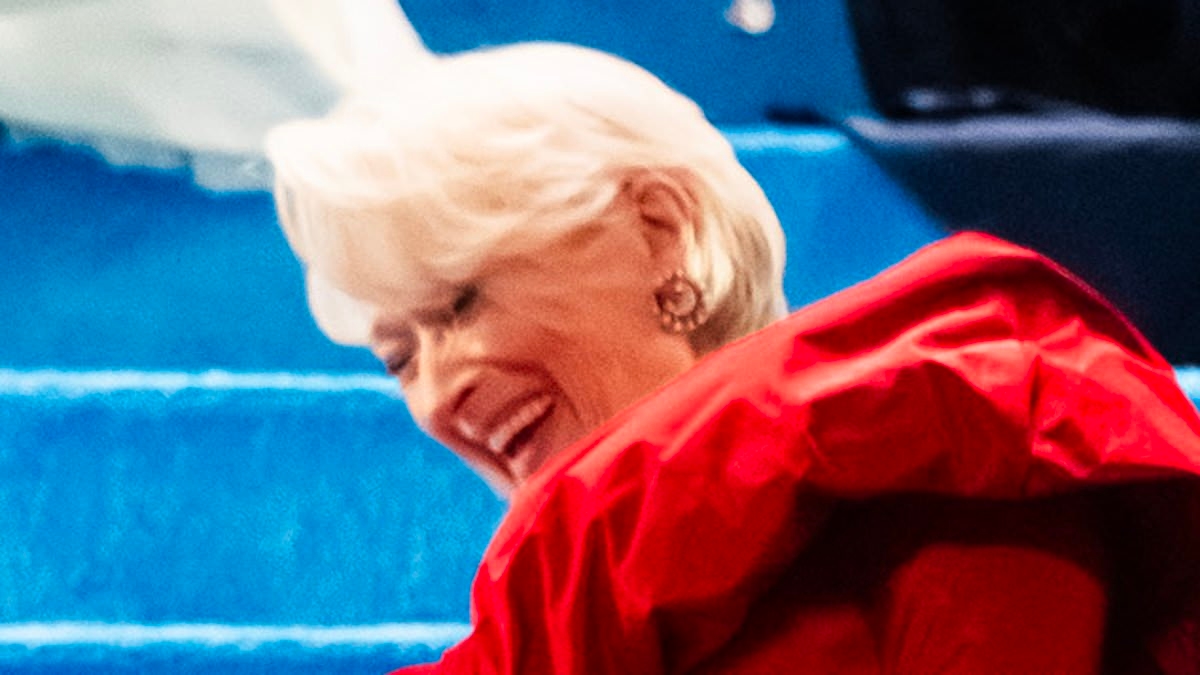 Meryl Streep takes a tumble in towering red heels while filming Devil Wears Prada 2 (even after she tested them out hours earlier!)