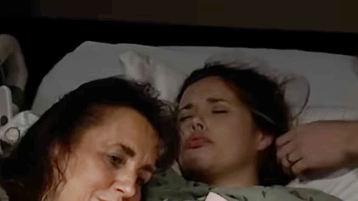 Jessa Duggar gives birth to baby number six with mom Michelle by her side
