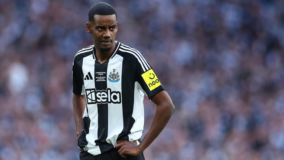 Alexander Isak sent forthright warning by Newcastle boss Eddie Howe after striker went AWOL to try and force through record-breaking move to Liverpool