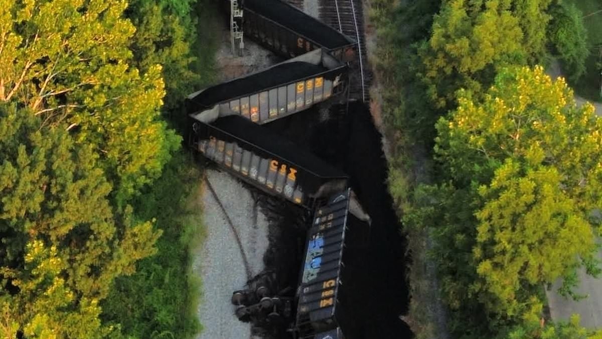 Train carrying 220 cars of coal derails in West Virginia
