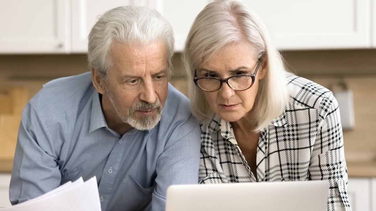 Pensioners race to cash in pots to beat Reeves's IHT raid