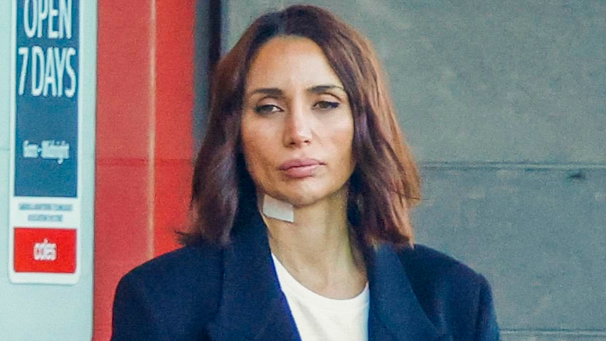 Snezana Wood steps out wearing unusual bandage as she runs errands with daughter Eve in Melbourne