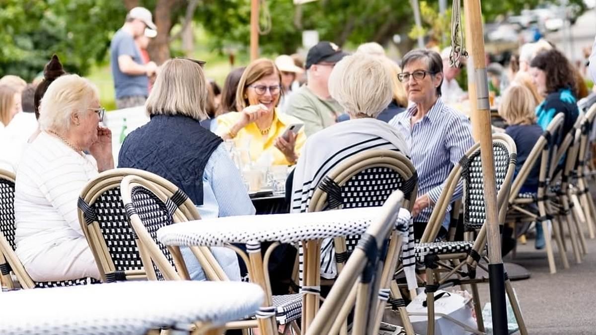 A cafe wanted to stay open for dinner but several neighbours whinged about the plans... now the winning side has been decided