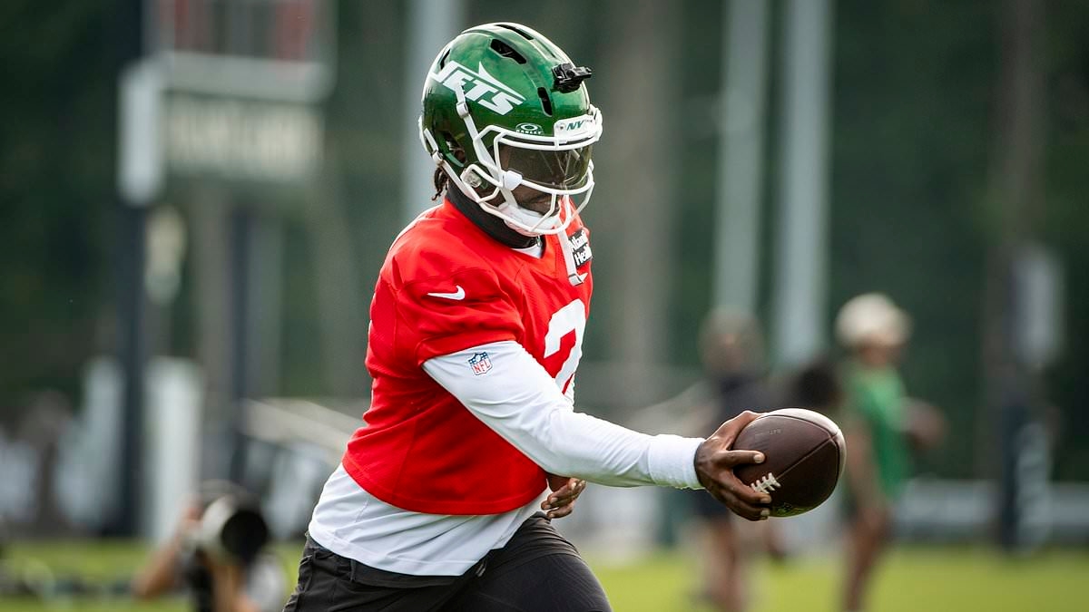 Jets quarterback Tyrod Taylor being assessed for a knee injury as his team faces a nervous wait for news