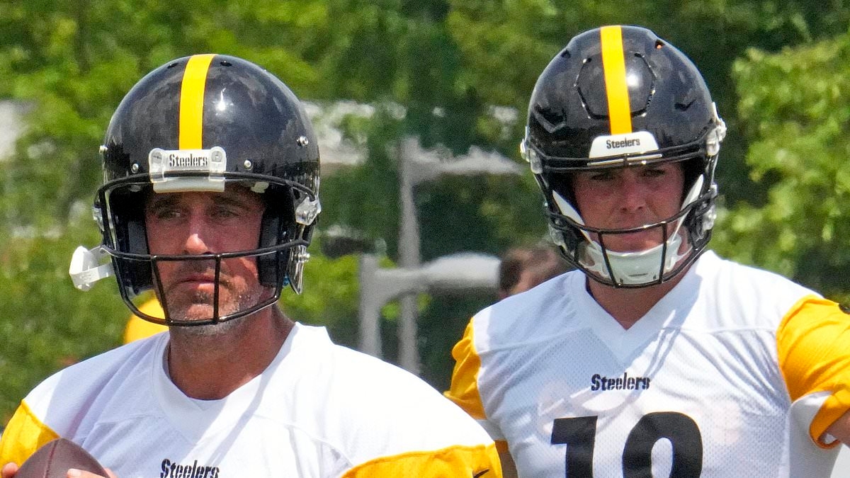 Pittsburgh Steelers dealt major injury blow as quarterback is ruled out for weeks with broken hand