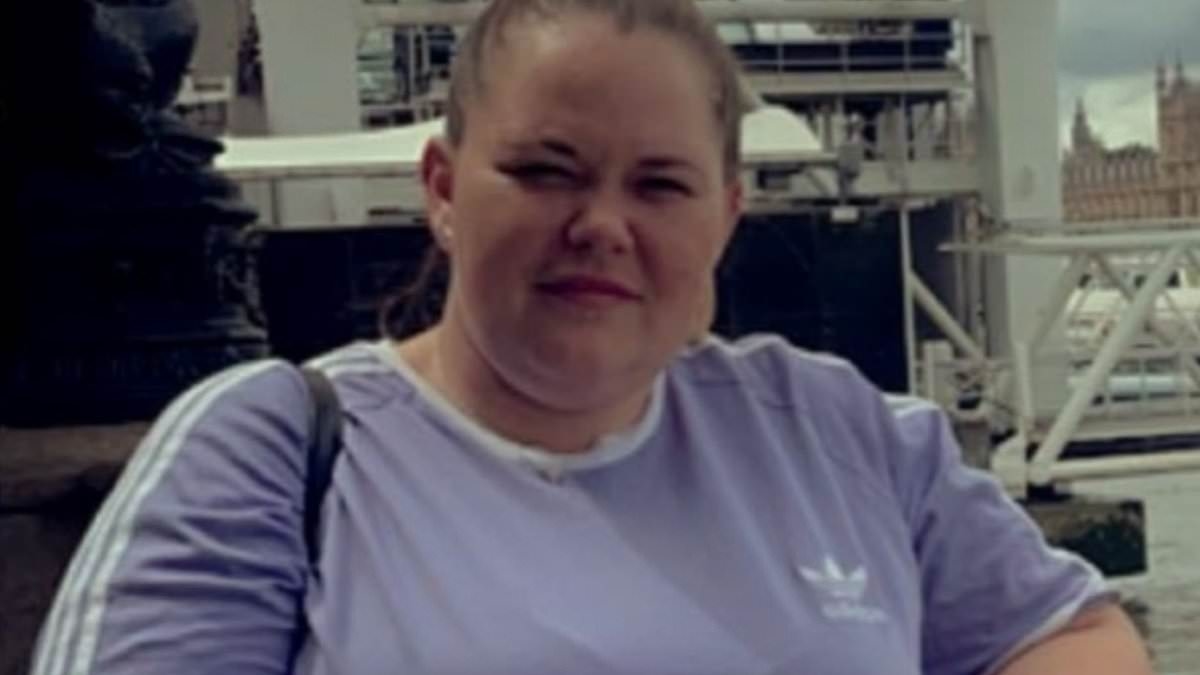 Woman sheds 10 STONE without weight loss jabs after ditching THIS fizzy drink... and calorific breakfast staple