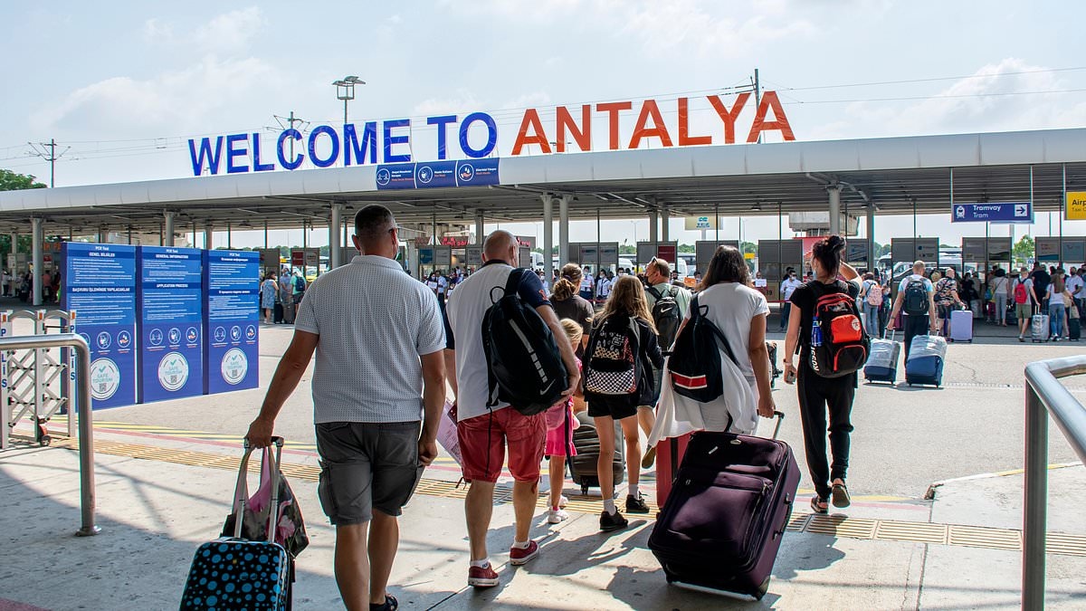 Travel expert issues warning to Brits heading to Turkey for 'cosmetic vacations'