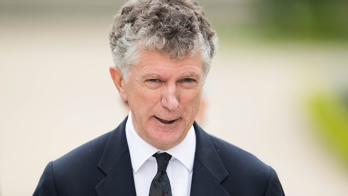 Ex-Army chief criticises PM for giving key role to civil servant who invited Gerry Adams to wedding