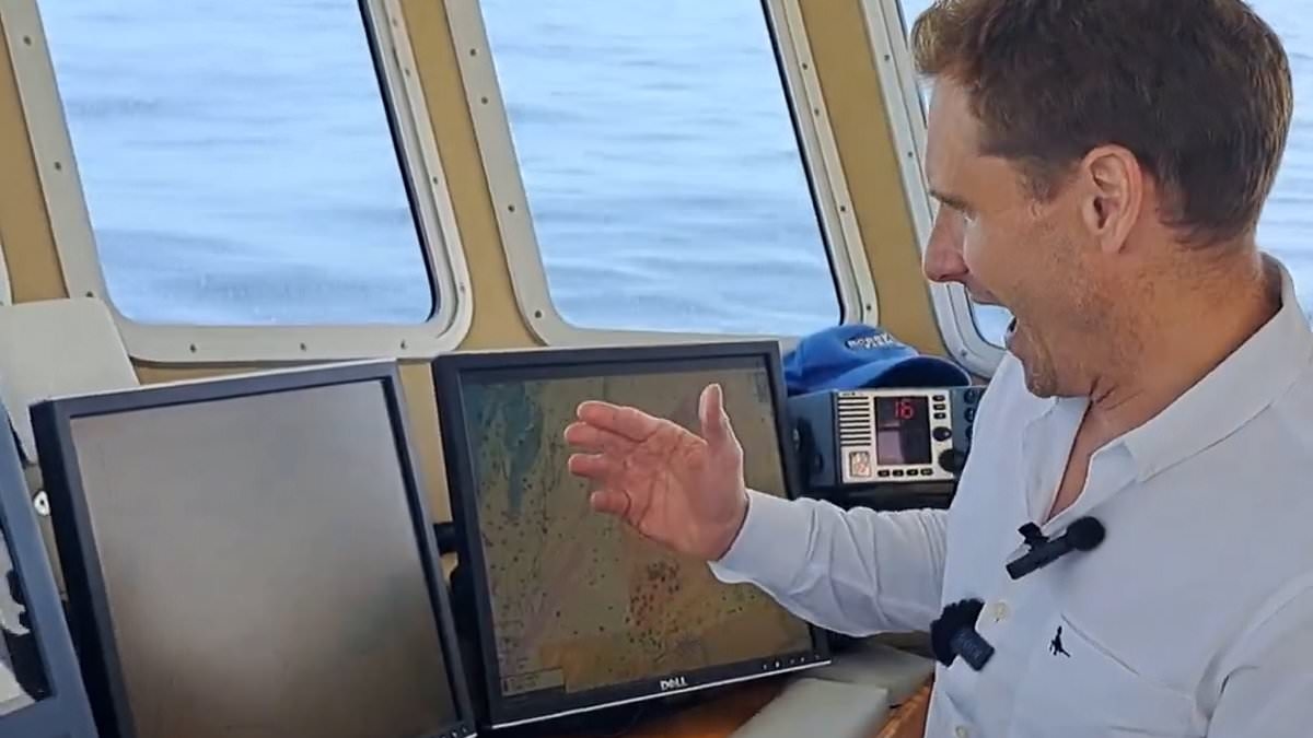 Moment former Tory justice minister Chris Philp finds huge boat of illegal migrants crossing the Channel