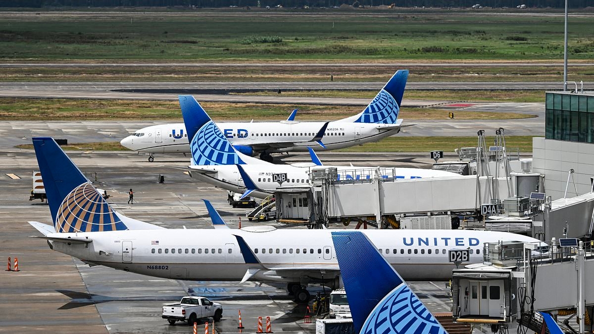 Chaos at airports as nationwide ground stop issued for United Airlines due to 'technology issue'