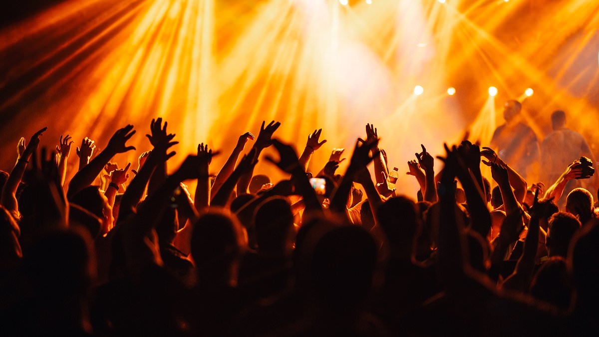 All the signs that a huge noughties rock band are making a massive comeback after not releasing any music for three years