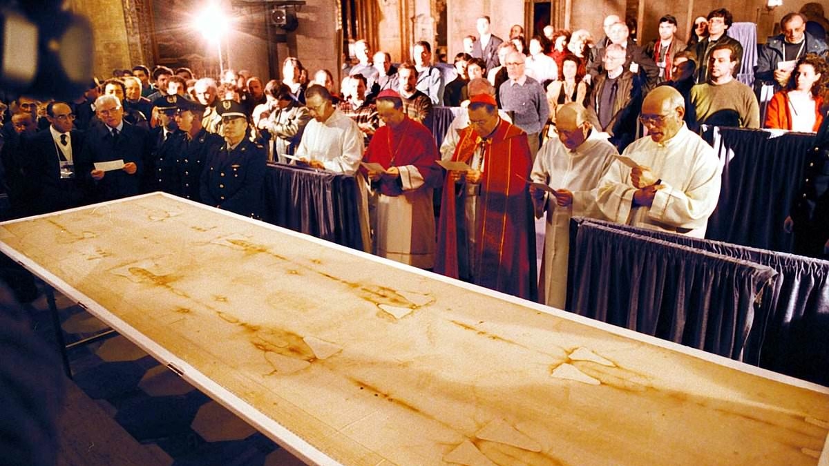 Groundbreaking new Shroud of Turin discovery PROVES centuries of Christians right about Jesus