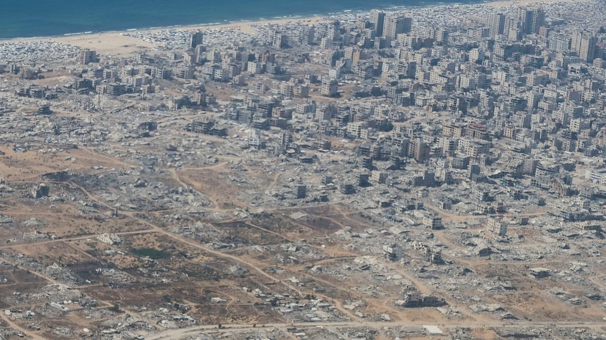 Report: Britain forced to hire an US plane to spy on Gaza