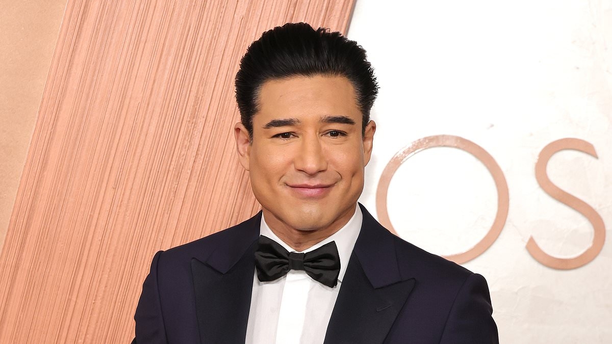 Mario Lopez SCREAMS at cheerleader suing him for defamation during fiery court appearance
