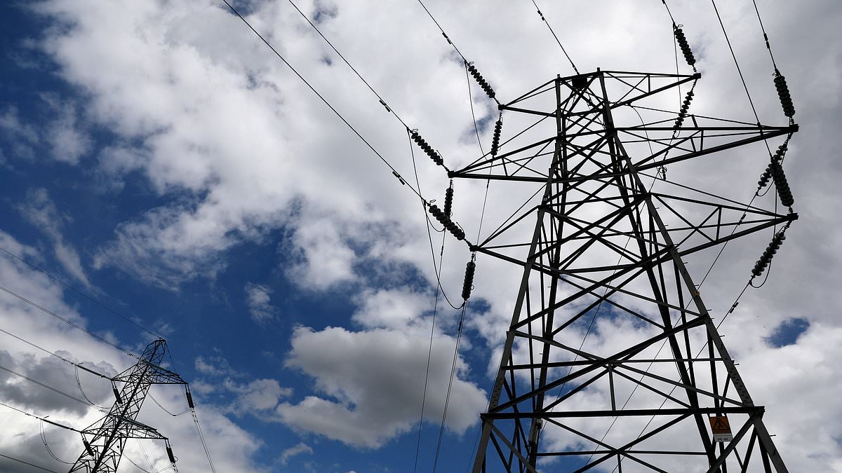 Households that are near new electricity pylons could get £250 off their bills for the next 10 years