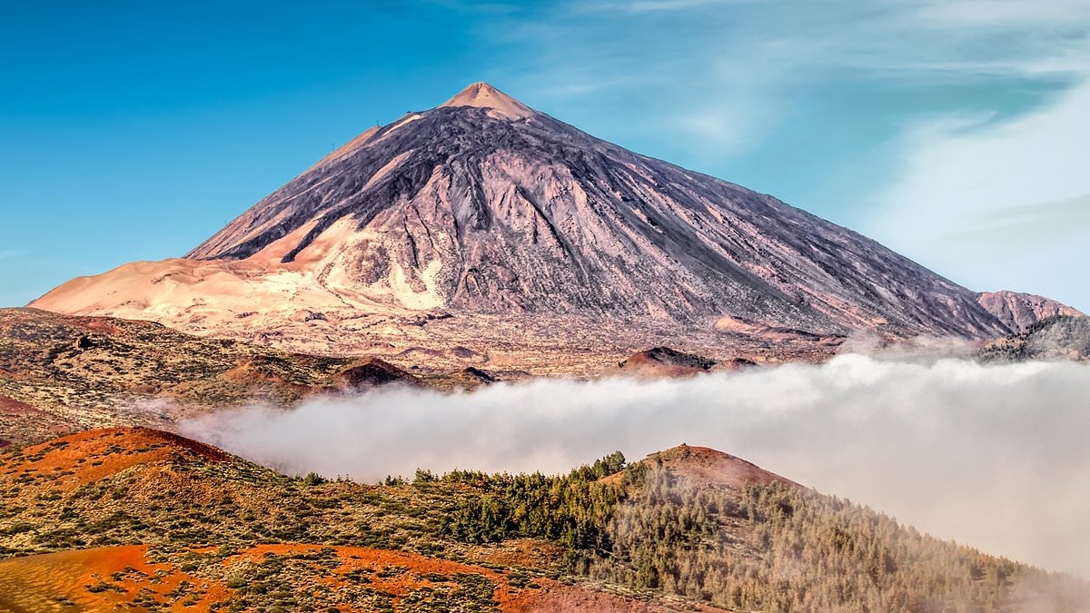 Fears as Spanish island's biggest volcano has 40 percent of erupting, according to experts