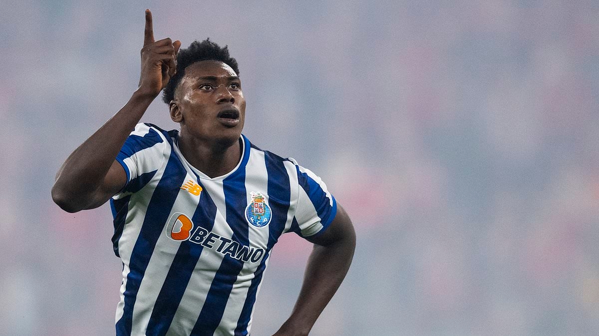 Newcastle 'considering move for Porto striker Samu Aghehowa after missing out on Benjamin Sesko'