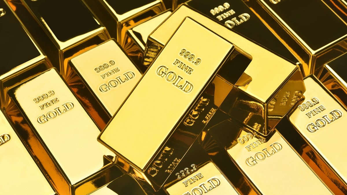 Donald Trump tariff sends gold to record high