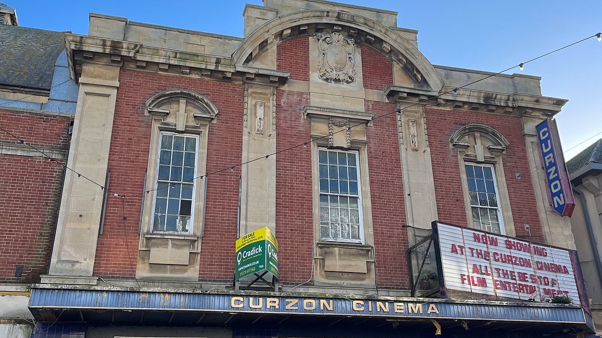 Inside 'haunted' 100-year-old cinema uncovered by urban explorer in Eastbourne