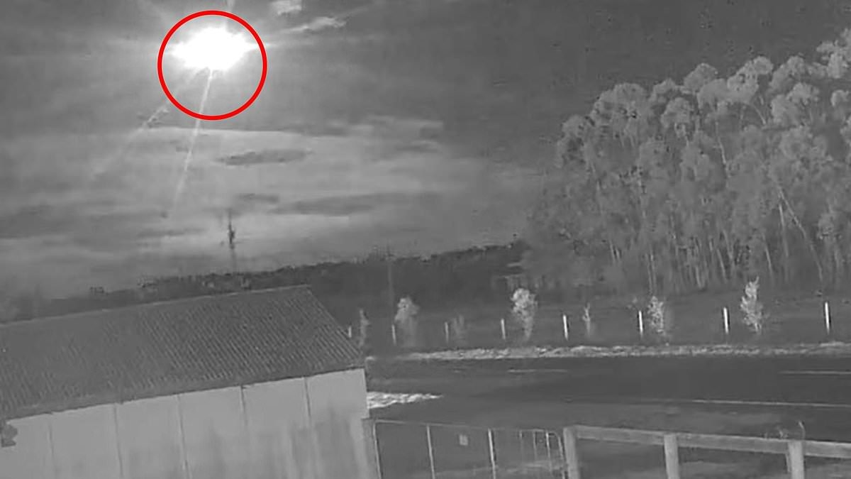 Homes shake in major city as fireball races across the Australian sky