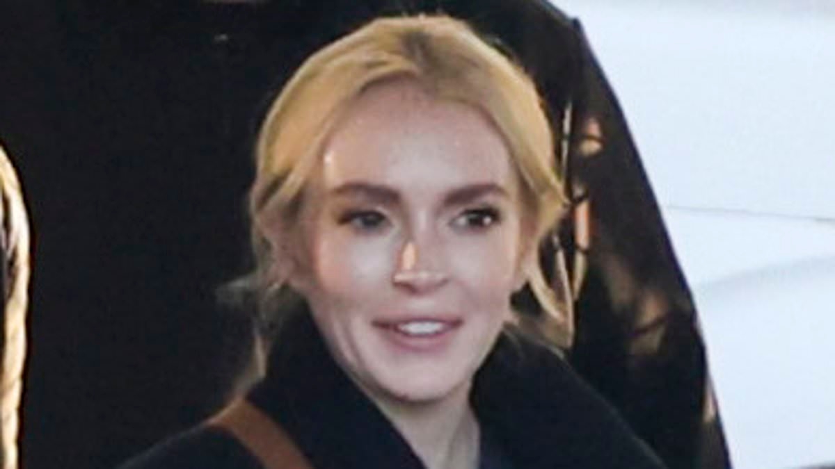 Lindsay Lohan visits a zoo Down Under during a break from Freakier Friday promo