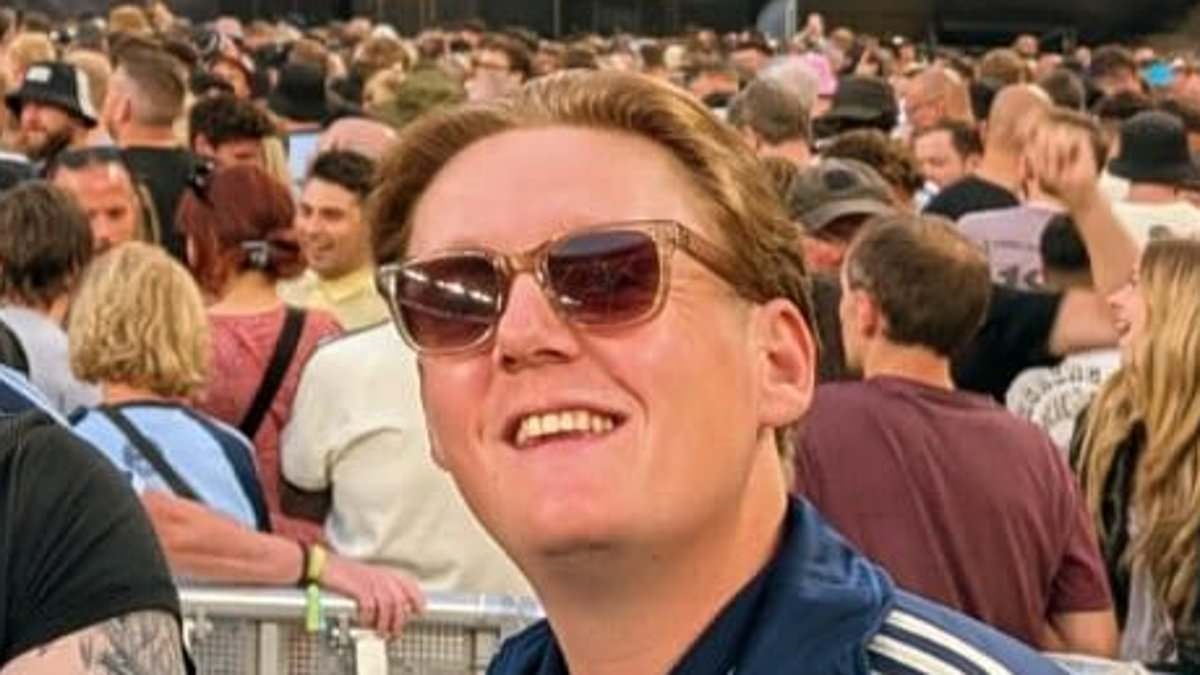 British actor looks unrecognisable as he watches Oasis at Wembley with musician Tom Grennan - but can you guess who it is?