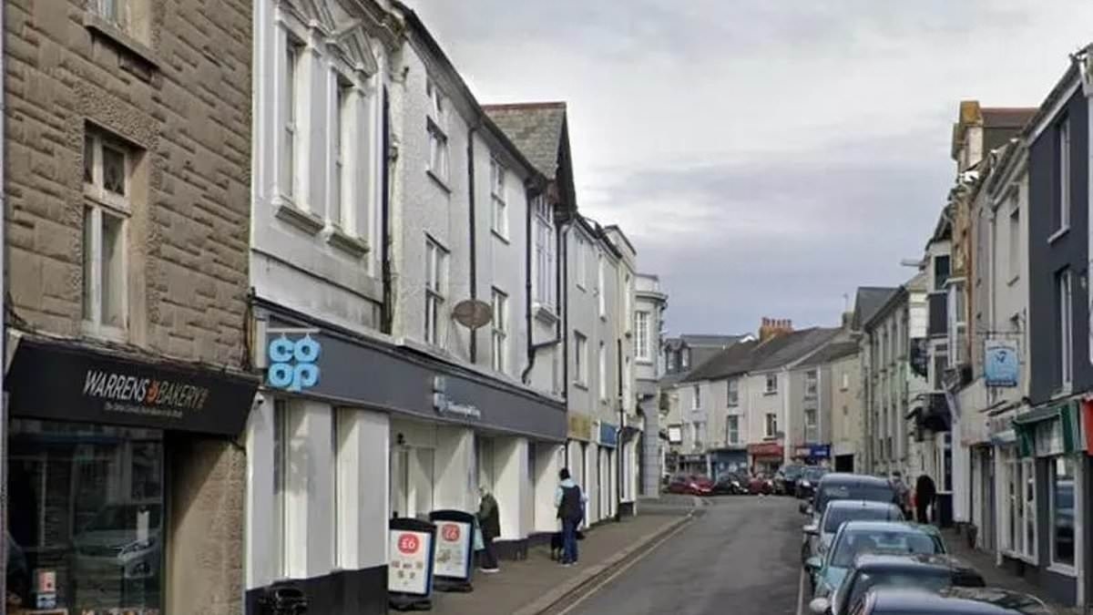 Man, 52, who was restrained by a shopper at Co-op store after he 'attacked staff' has died in hospital