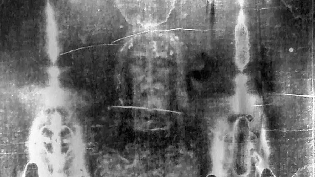 Shroud of Turin 'truth' stuns Tucker Carlson amid decades of hoax claims