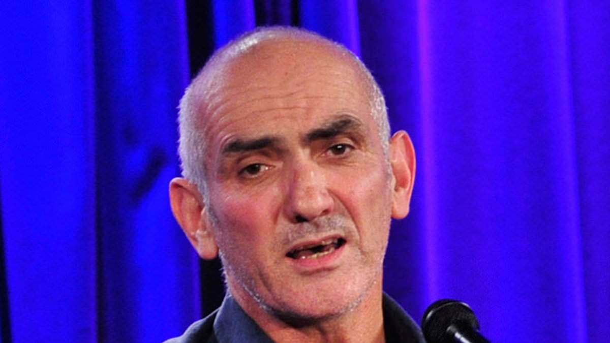 Paul Kelly announces shock death of 'much loved' family member in newspaper obituary - but there is a twist