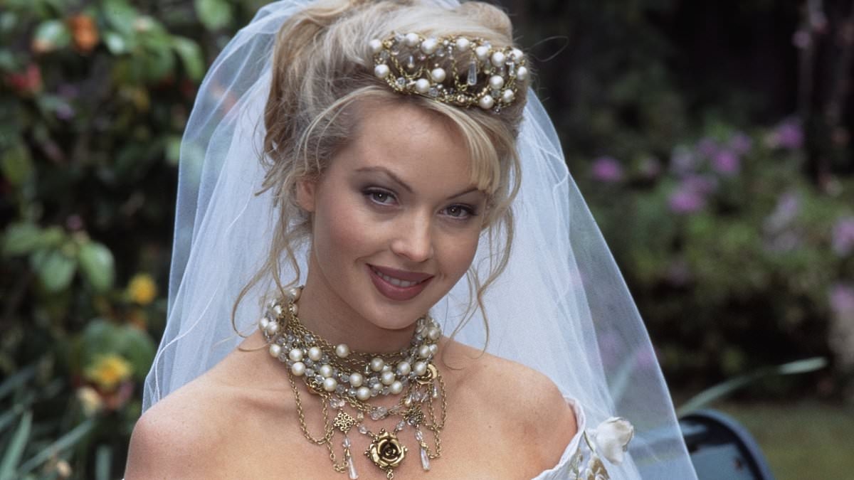You will never believe what Kimberley Davies looks like now! Neighbours star shocks as she returns to the show after 20 years