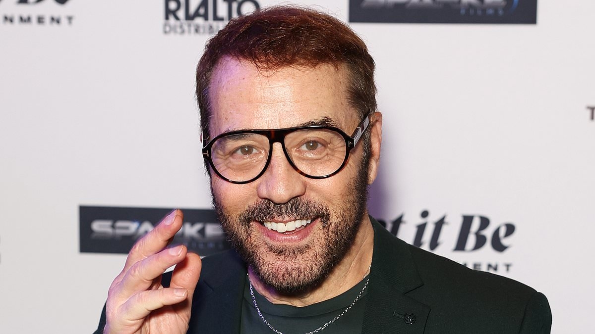 US star raises eyebrows as he makes shock joke about popular Aussie city and drug use