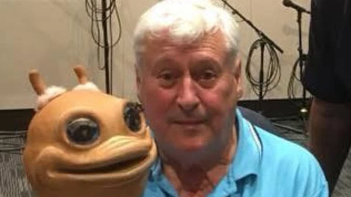 Beloved Aussie children's entertainer dies aged 79 as iconic song plays in background