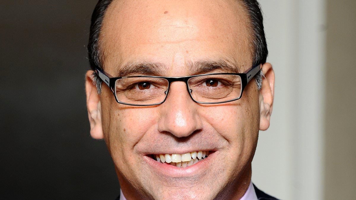 Dragons' Den icon Theo Paphitis warns 'high streets will not survive if shops are hit in next Budget'