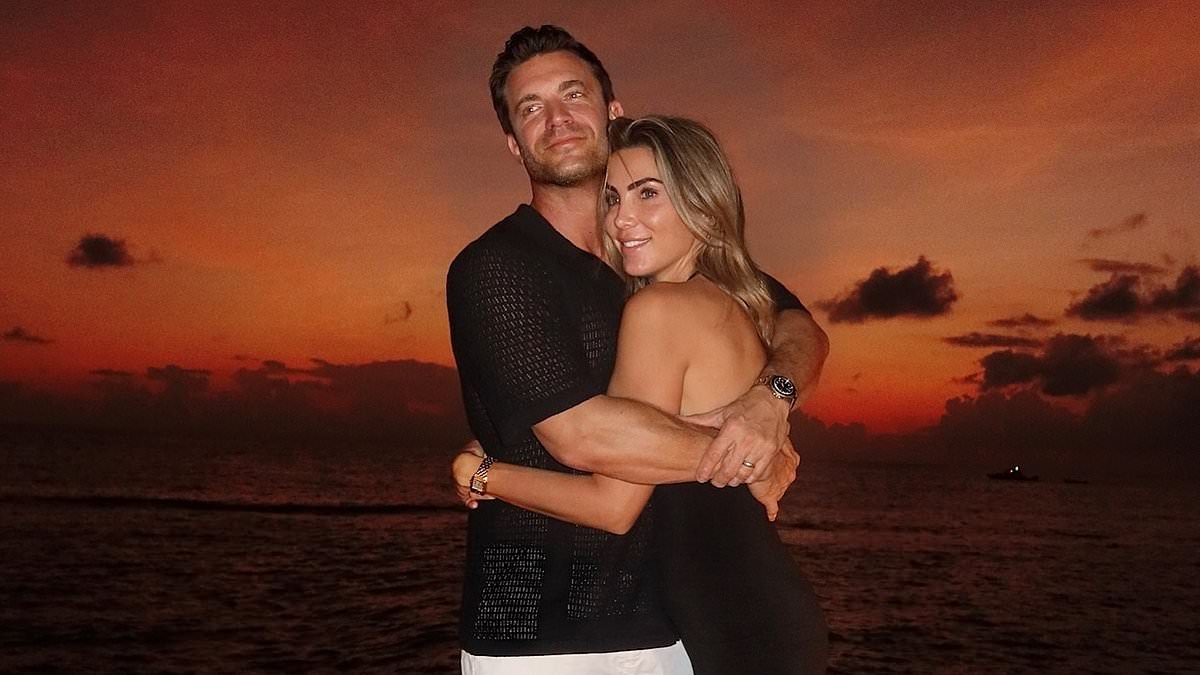 Jeweller reunites with her ex after $200k jaunt around Europe with another man. Plus, forgotten friends of dentist's widow reveal the past she doesn't talk about: THE GROUP CHAT